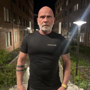 T-shirt Svart Kungens Barn